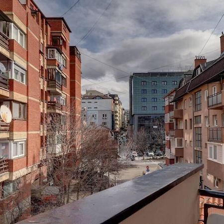 Town Square Apartment Pristina Eksteriør bilde