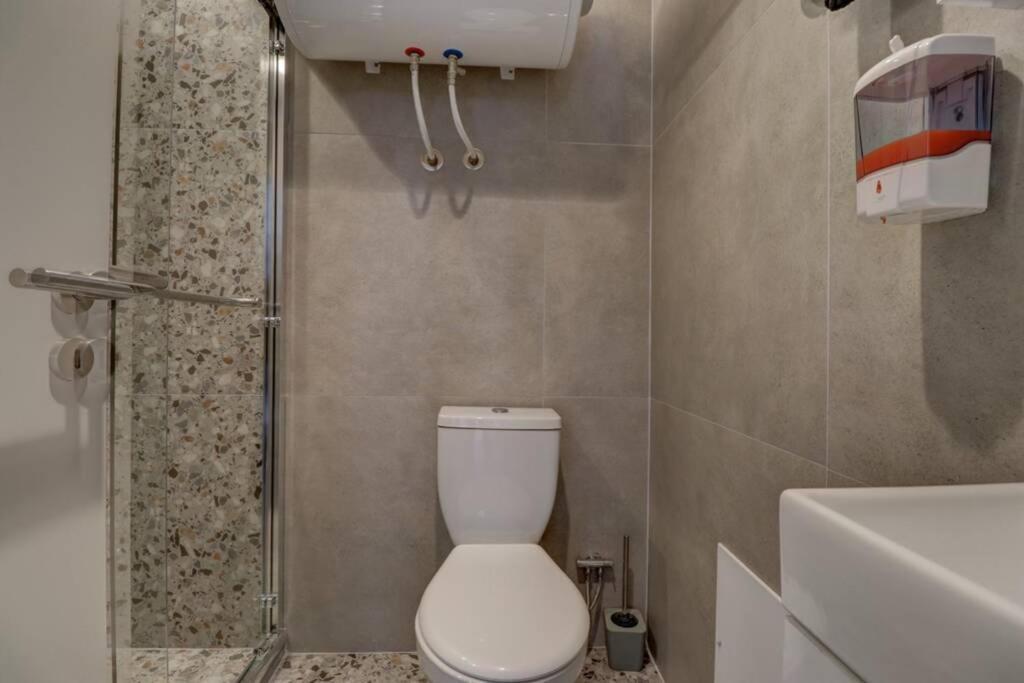 Town Square Apartment Pristina Eksteriør bilde